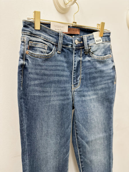 Judy Blue MR Capri with Side Slit