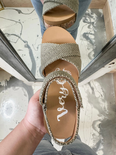 Very G Shirley Khaki with Memory Foam