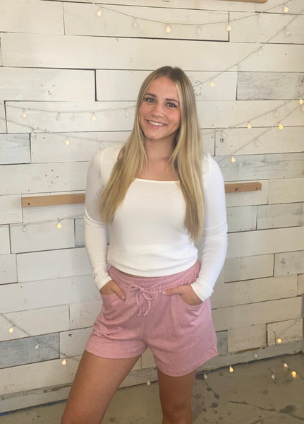 Michelle Mae Linen Shorts in Pink