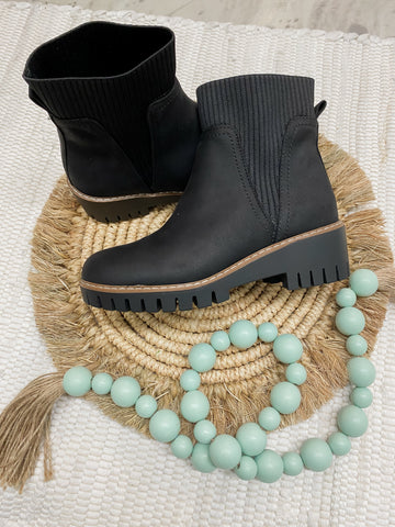 Black out Friday Very G Magnolia in Black STEAL