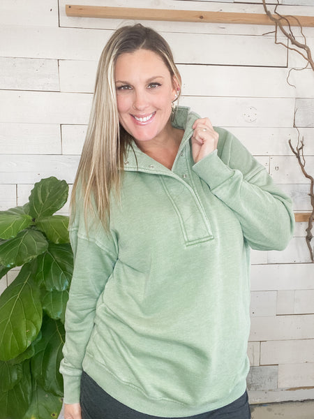Michelle Mae Jesse Vintage Wash Snap Pullover Olive