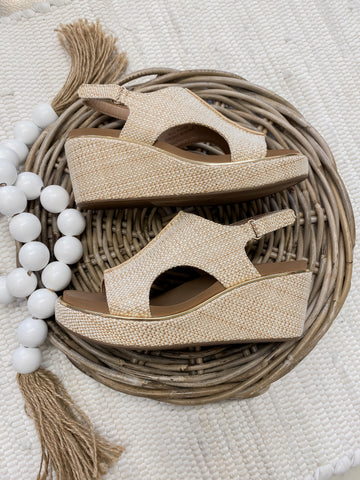 Corky Carly Raffia All