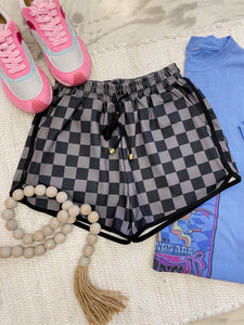 Everyday Shorts Check Back Checkered Black