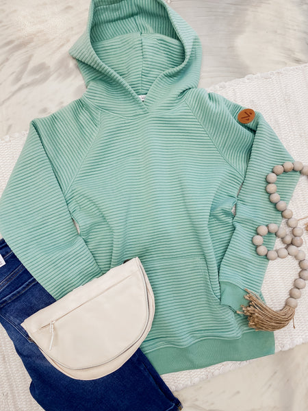 Michelle Mae Tatum Textured Pullover Hoodie in Spring Sage