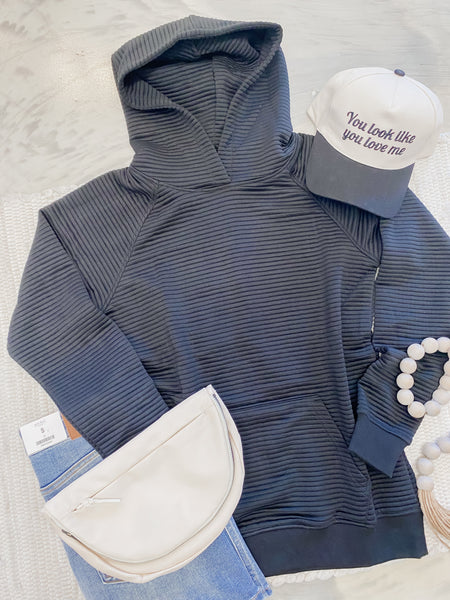 Michelle Mae Tatum Textured Pullover Hoodie in Black