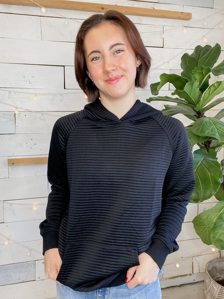 Michelle Mae Tatum Textured Pullover Hoodie in Black