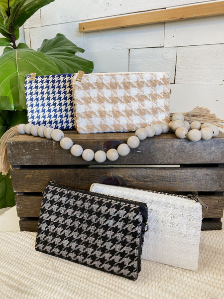 Riley Crossbody Checks Out