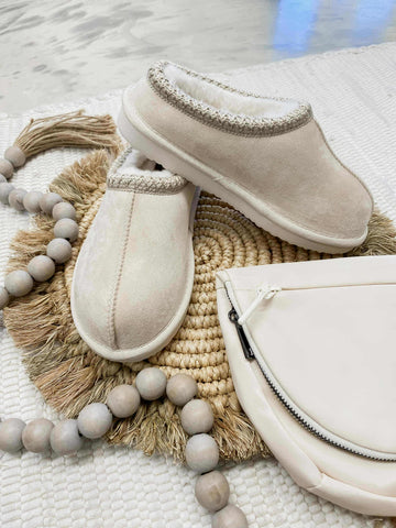 Very G Sparks Slipper STEAL