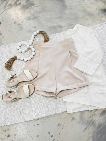 Pleated Sassy Shorts In Natural