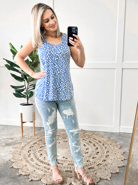 Decorative Button Front Sleeveless Top In Blue Leopard