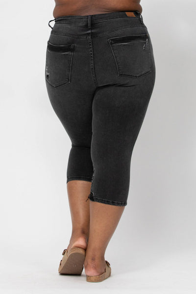 Judy Blue Black Night Distressed Capri