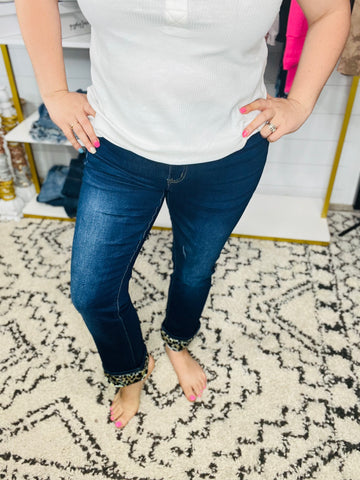 Pinch of Leo Jeans