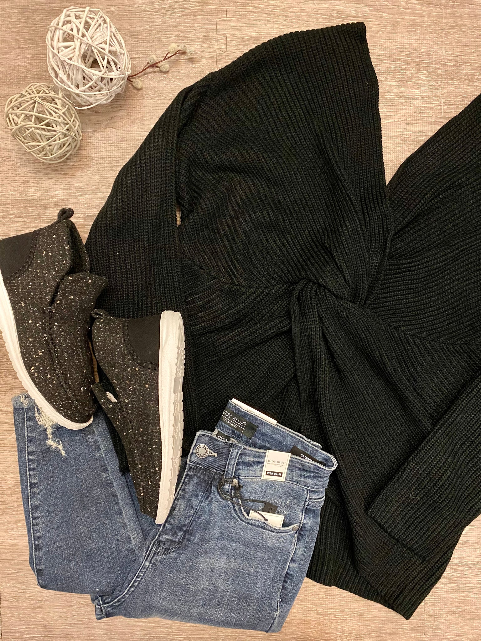 Penelope Twists Sweater Black